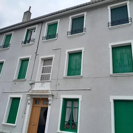 Apparemment Spacieux, Belle Vue Appartement *